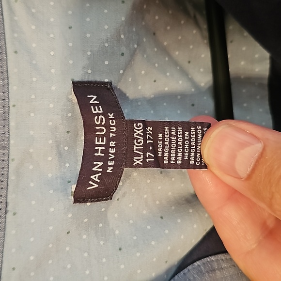 Van Heusen, short sleeved, button down, shirt - Picture 2 of 4